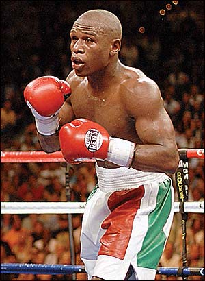 Mayweather razmi&scaron;lja o MMA