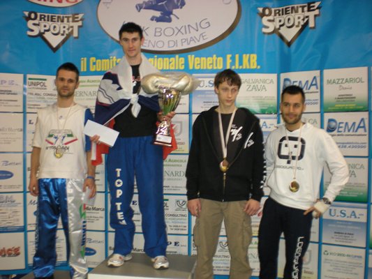Kickboxing turnir Zlata rokavica, Slovencem 27 medalj!